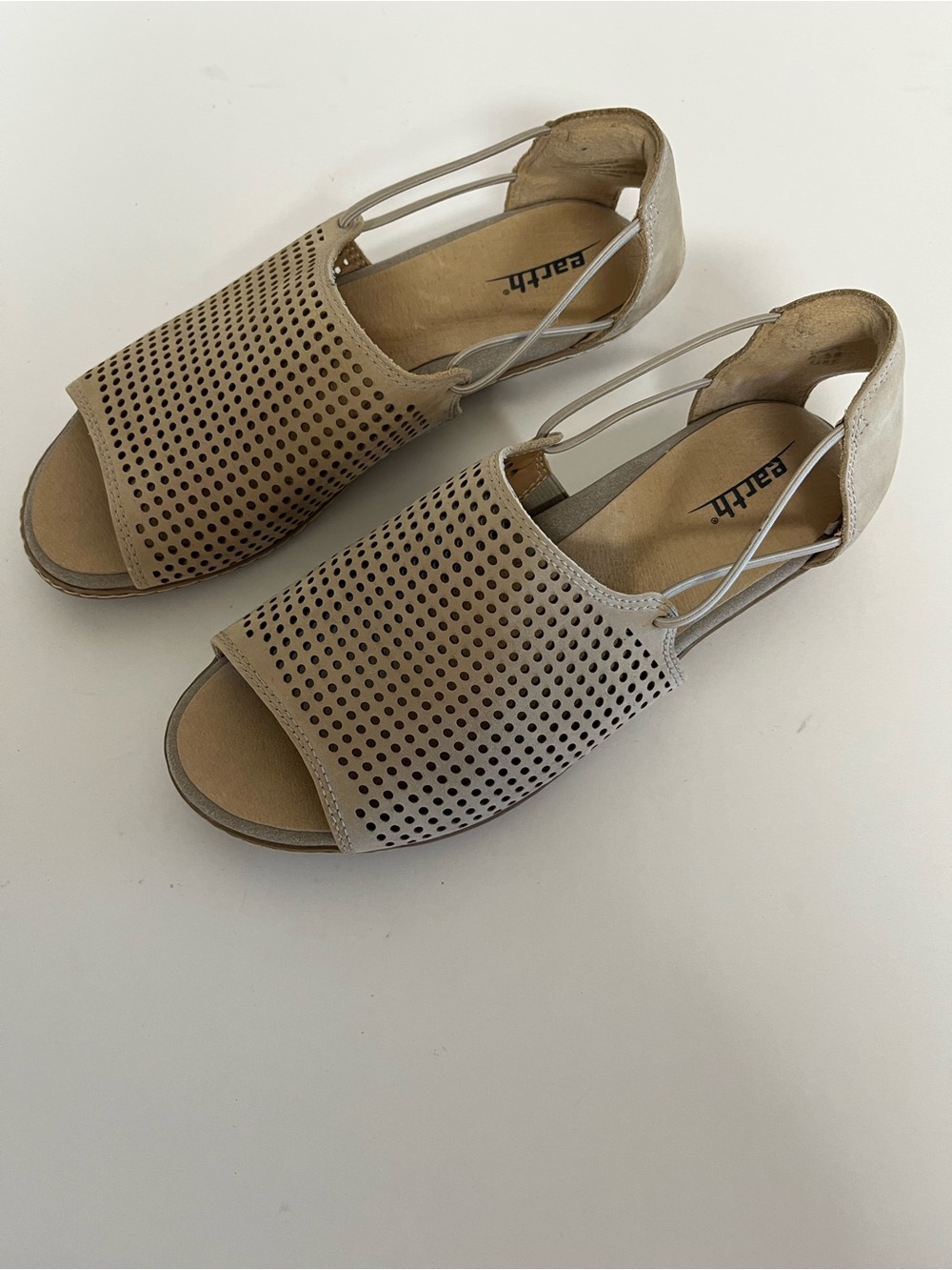 Earth Shelly 6.5B Taupe Leather Perforated Open-Toe Sandals